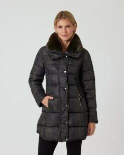 Steppmantel Mit Schlangendruck -Heim- Und Modegeschäft 59866153 9a432929 3070 11ee 8f6f 5a72d431453d pics640