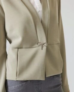 Jäckchen Mit Schleifenverschluss -Heim- Und Modegeschäft 59869844 8856815e 34f8 11ee 8f6f 5a72d431453d pics640