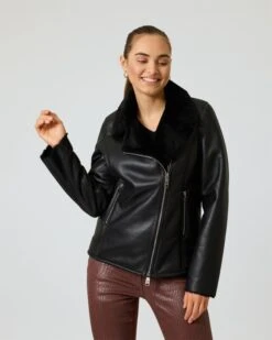Lammfell Jacke -Heim- Und Modegeschäft 59872280 c4ae24fc 3750 11ee 8f6f 5a72d431453d pics640