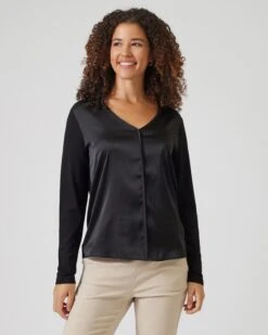 Blusenshirt Im Unidesign -Heim- Und Modegeschäft 59882844 1cad1d27 4001 11ee 8f6f 5a72d431453d pics640