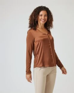 Blusenshirt Im Unidesign -Heim- Und Modegeschäft 59882846 ae31b0ea 4317 11ee 8f6f 5a72d431453d pics640