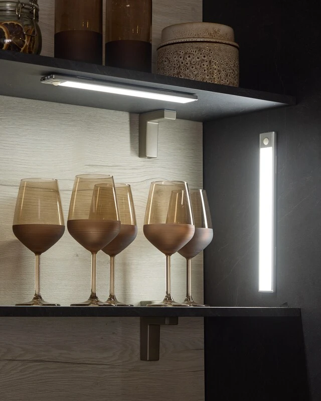 Sensor-Lichtleiste, 2tlg. 3 Sensor-Lichtleiste, 2tlg.